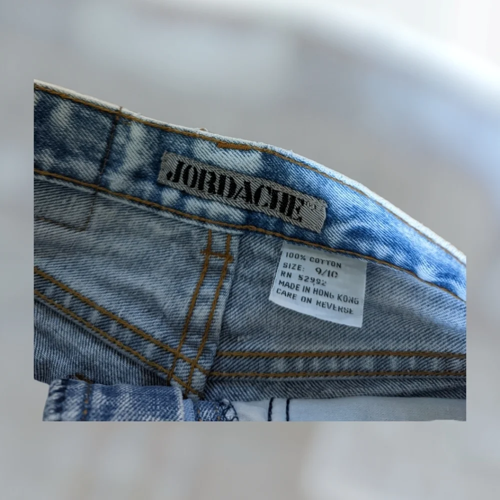 Vintage Jordache Acid Wash Shorts - Picture 3 of 4